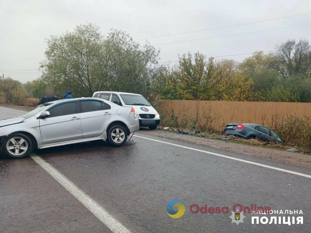 Двоє людей у лікарні: у поліції розповіли про подробиці аварії, яка частково перекрила дорогу Одеса – Рені