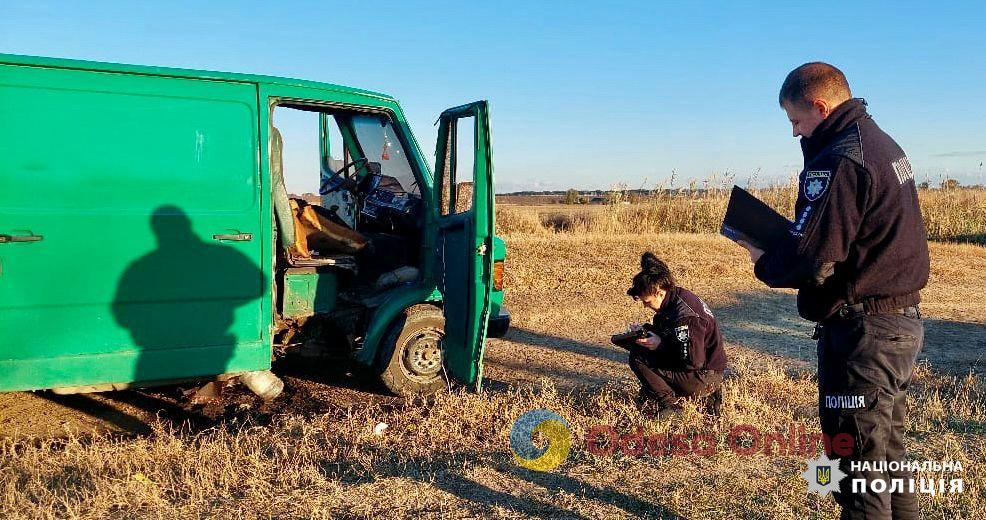 Одесская область: автостопщик в военной форме вымогал деньги у водителя и пассажира авто, после чего бросил в салон гранату