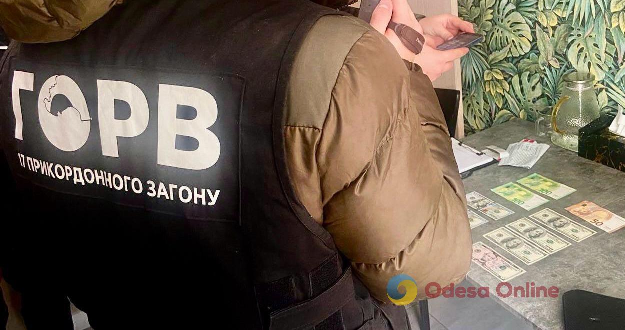 Одессит организовал побег из Украины для мужчин призывного возраста