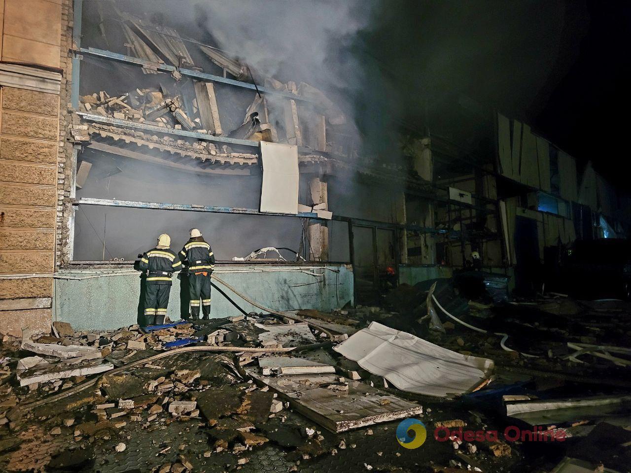 Внаслідок російської атаки на Одесу пошкоджено Худмузей, житлові будинки та складські приміщення (фото)
