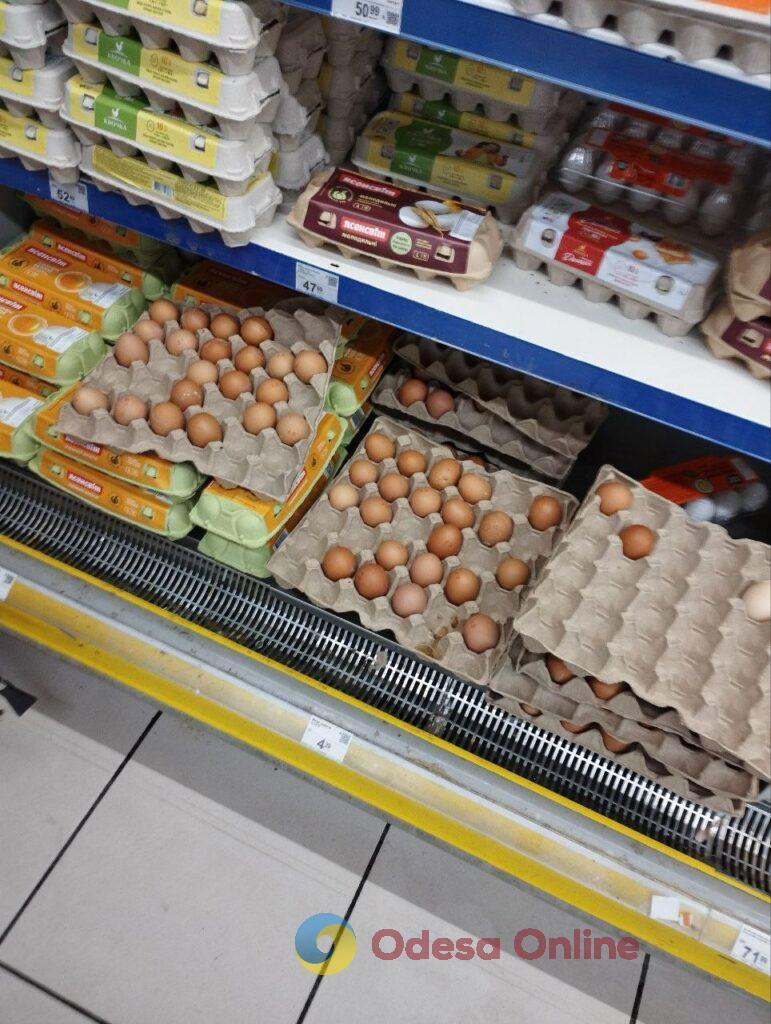 Яйця, молоко, цукор: огляд цін в одеських супермаркетах