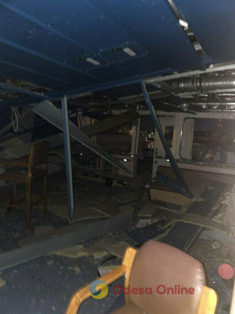 Одещина: росіяни атакували цивільне судно під прапором Ліберії, є загиблий (фото)