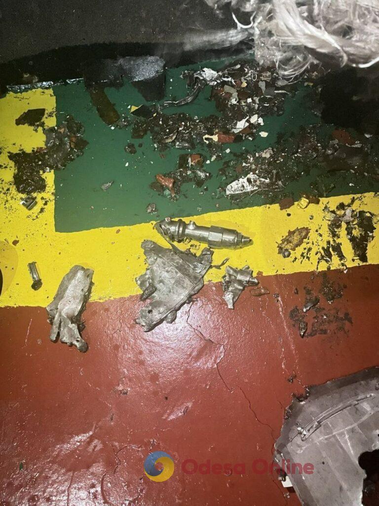 Одещина: росіяни атакували цивільне судно під прапором Ліберії, є загиблий (фото)