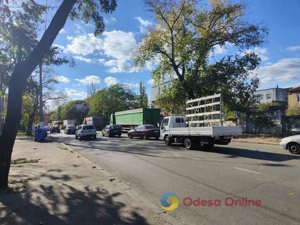 В Одессе из-за ДТП затруднен проезд из Пересыпского района в центр города
