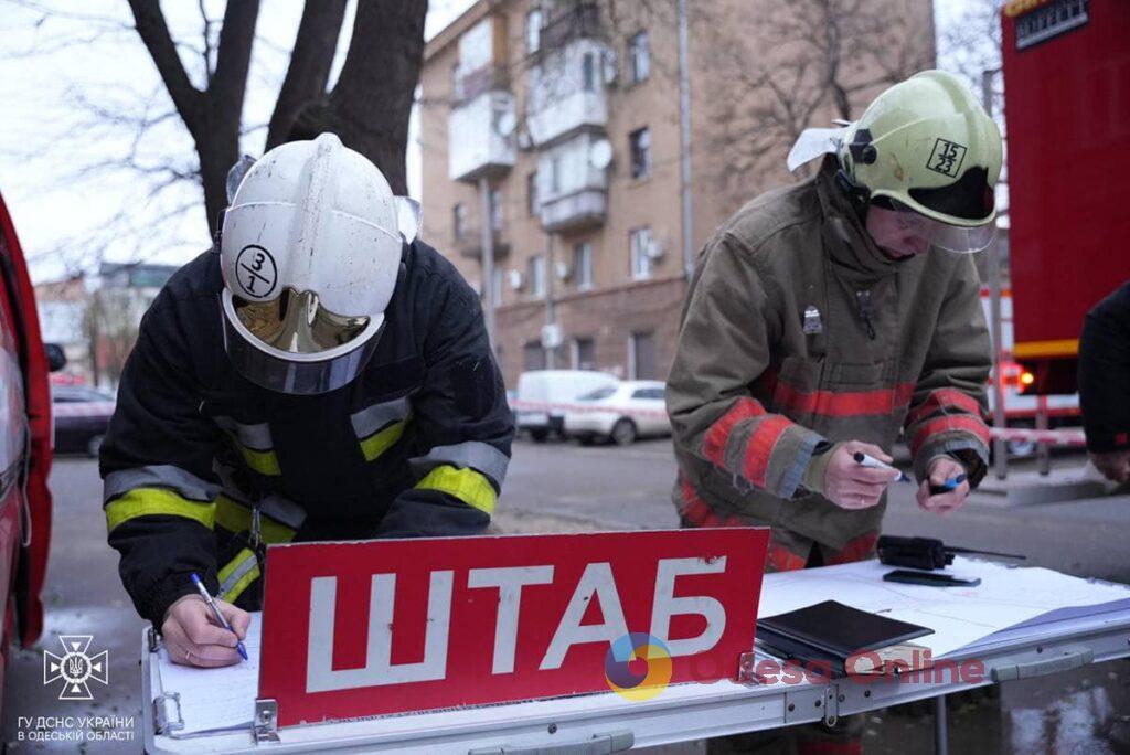 Обвал дома: в центре Одессы ведут раскопки