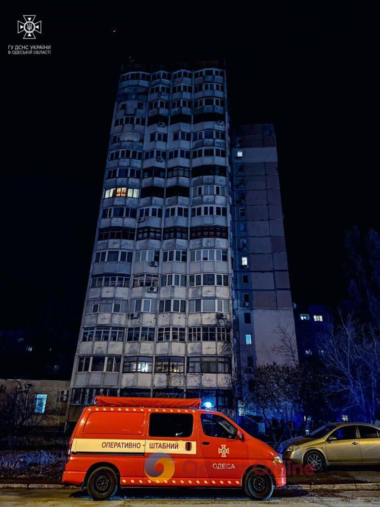 В Одессе произошел пожар на 15 этаже жилого дома (фото)
