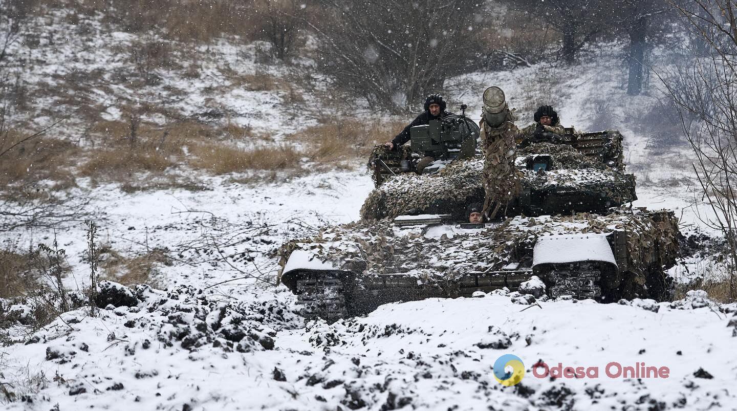 Враг штурмует украинские позиции на Купянском, Лиманском, Бахмутском, Авдеевском, Марьинском и Запорожском направлениях