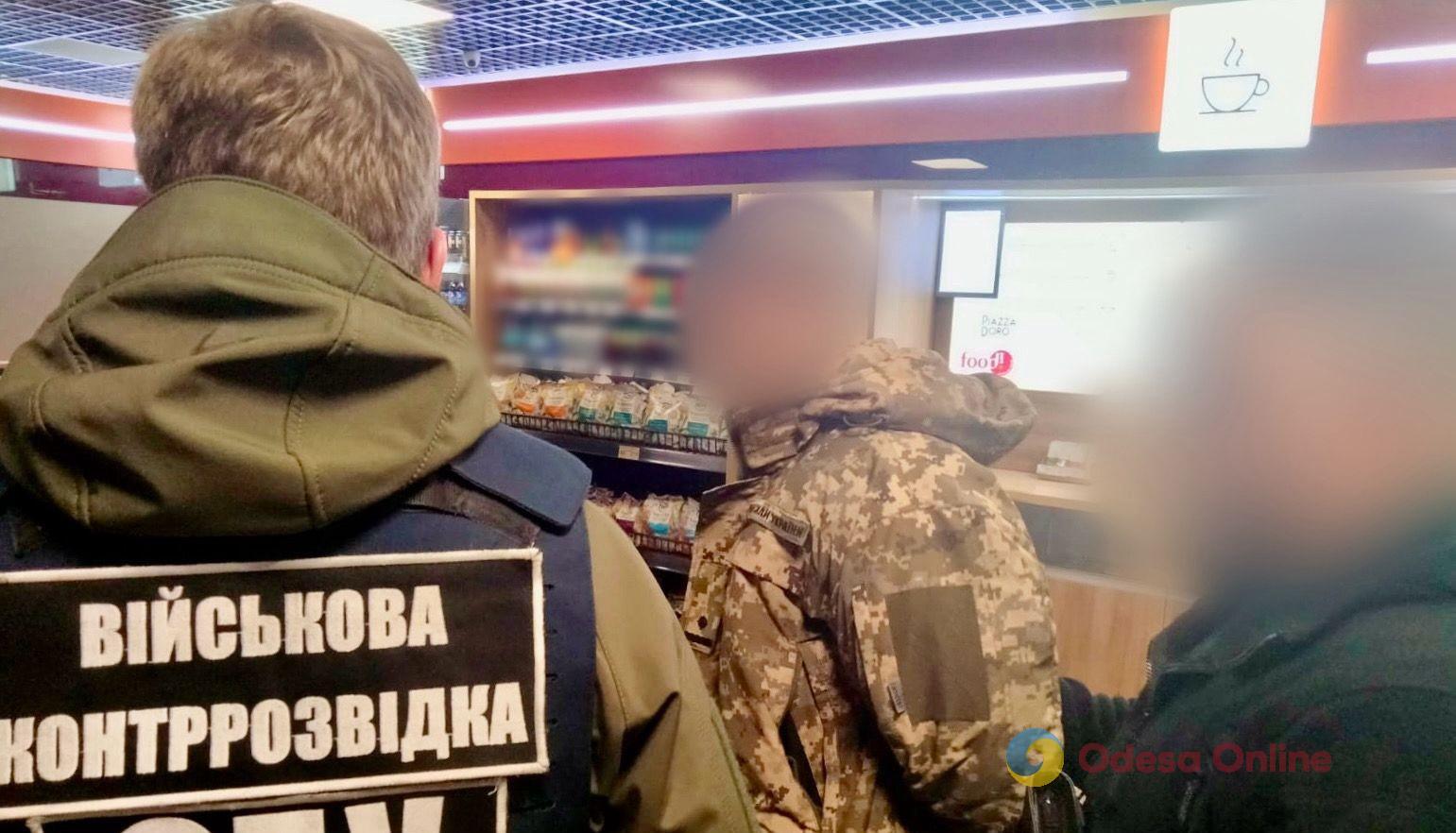 Одесса: офицер требовал у бойца взятку, угрожая отправить на «ноль»