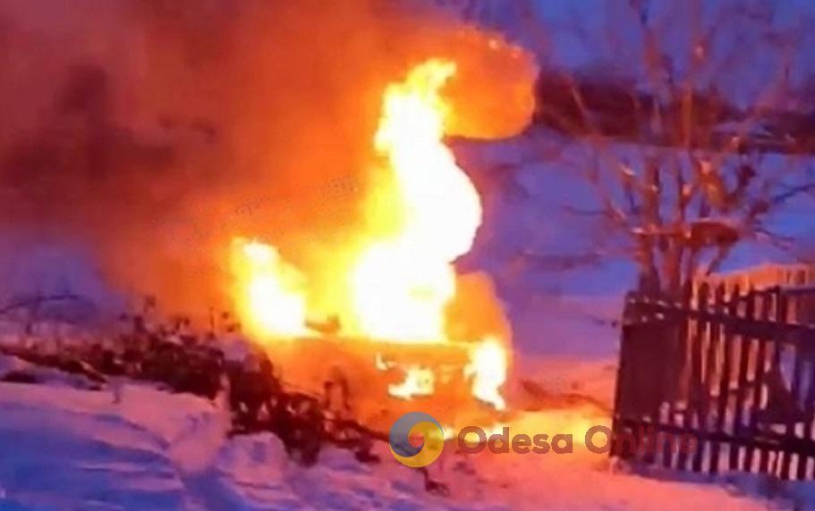 Одещина: у Любашівці жінці спалили авто (відео)