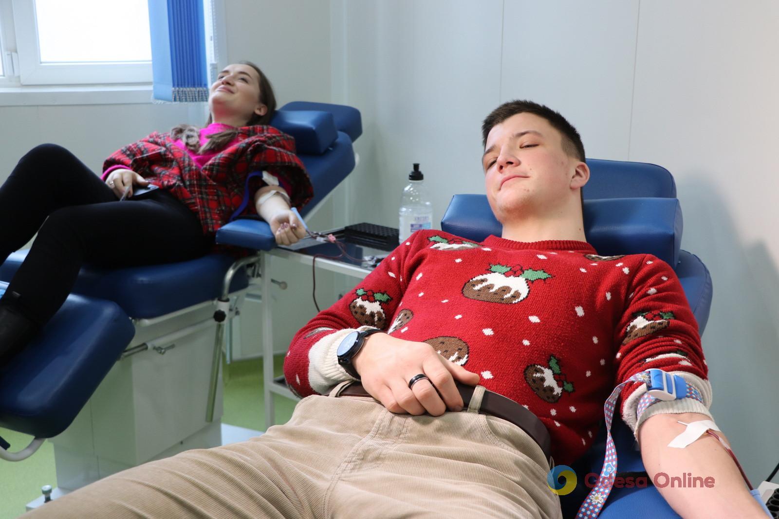 К Рождеству в Одессе провели праздничную акцию по сдаче донорской крови (фото)