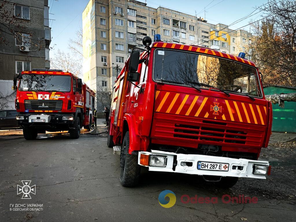 На Черемушках сталася пожежа в електрощитовій в нежитловій будівлі (фото)