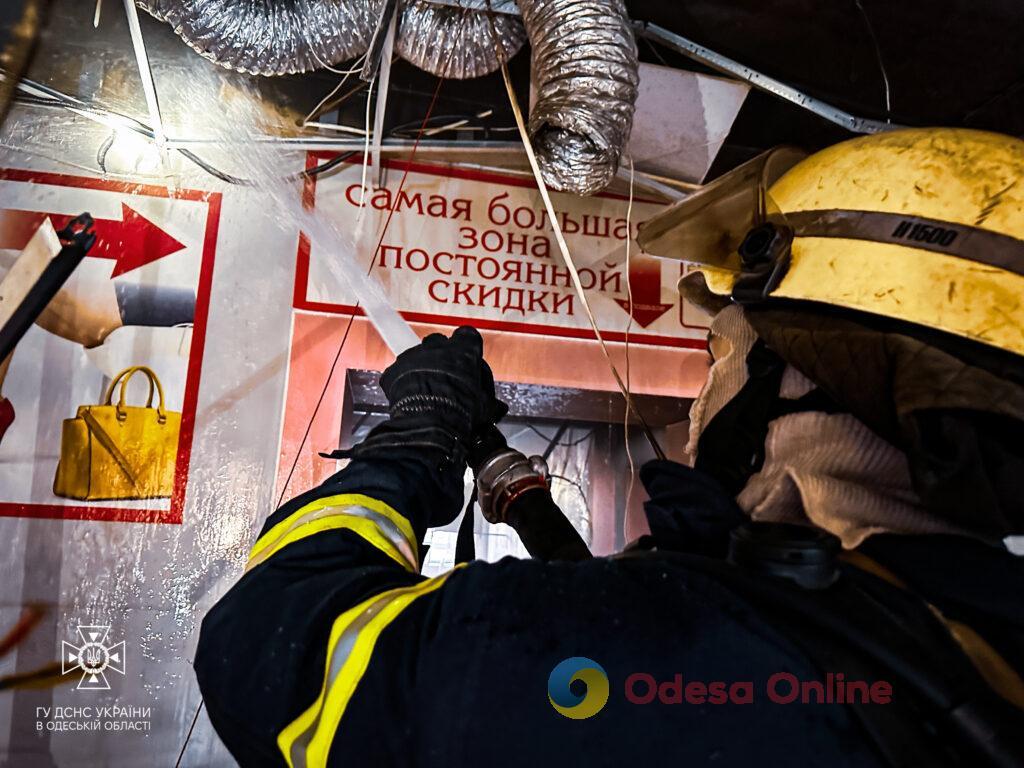 На Черемушках сталася пожежа в електрощитовій в нежитловій будівлі (фото)