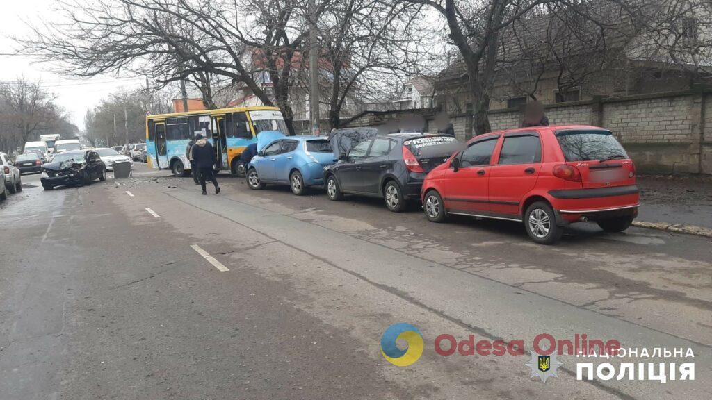 В ДТП на Слободке столкнулись шесть автомобилей (фото)