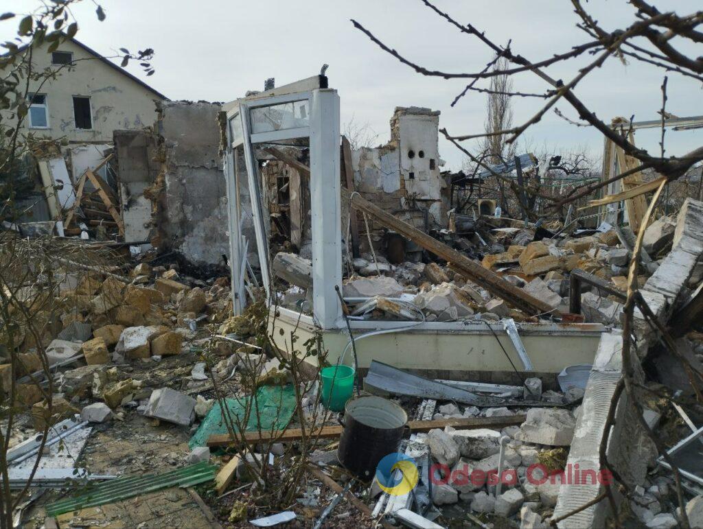 Один дом разрушен, еще 10 — повреждены: последствия дроновой атаки по Одесской области (фоторепортаж)