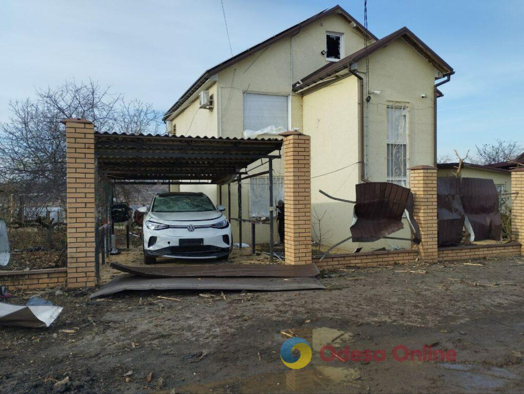 Один будинок зруйновано, ще 10 — понівечено: наслідки дронової атаки по Одещині (фоторепортаж)