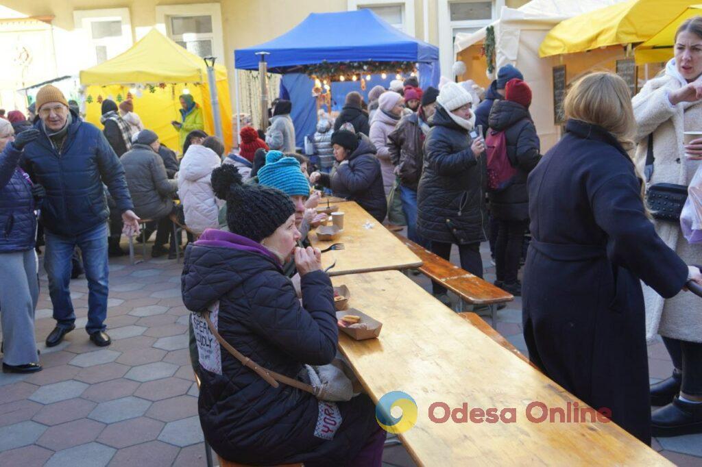 В одеській Кірсі відкрився великий Різдвяний ярмарок (фото)