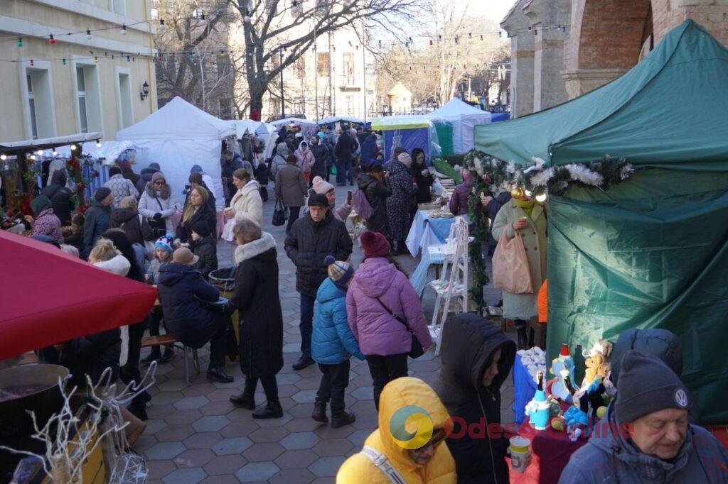 В одеській Кірсі відкрився великий Різдвяний ярмарок (фото)