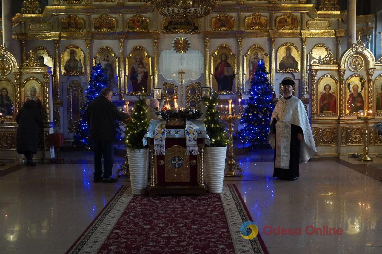 В одеському Кафедральному соборі Різдва Христового проходить Велике повечір’я (фоторепортаж)