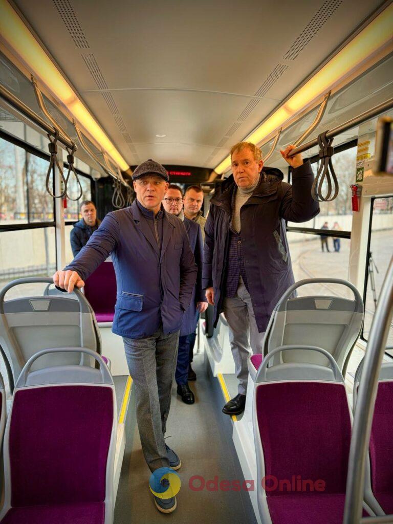 В Одесі запустили перший 26-метровий трамвай