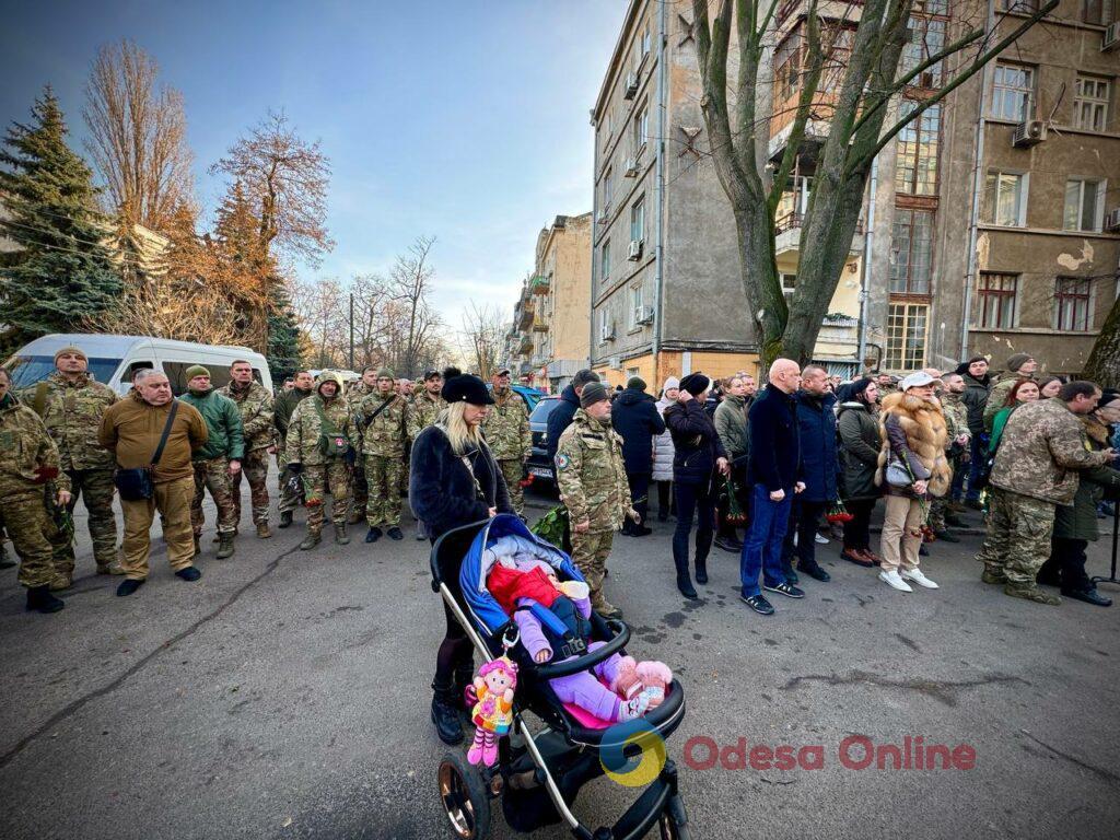 В Одесе проводили в последний путь погибшего на фронте сотрудника КУ «Муниципальная стража»