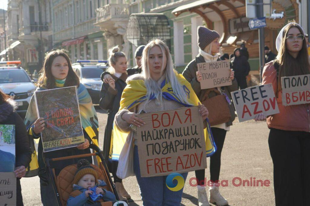 «Хлопці з полону повертаються вже у мішках»: в Одесі пройшла чергова акція «Свободу захисникам»