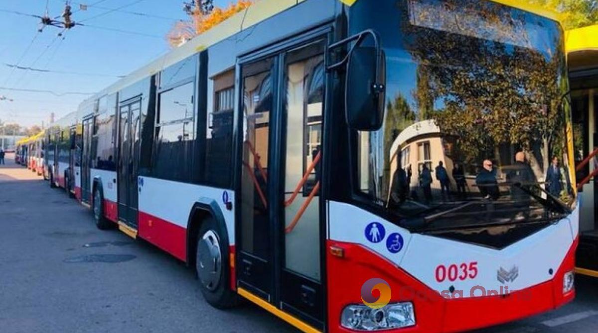 Два одесских троллейбуса сменили маршруты из-за ремонта