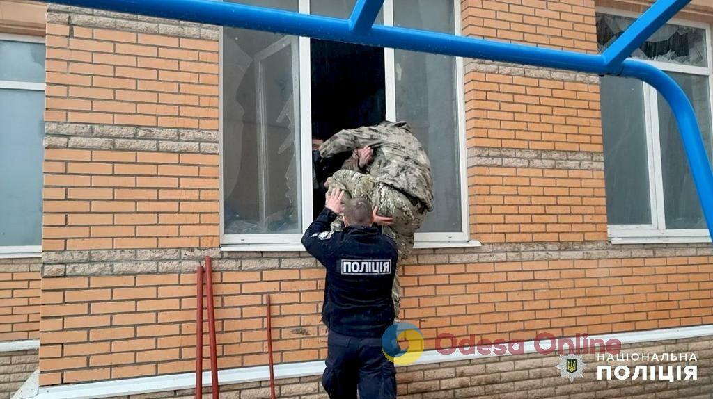 Одеса: у поліції показали перші хвилини після ракетного удару по житловому комплексу (відео)