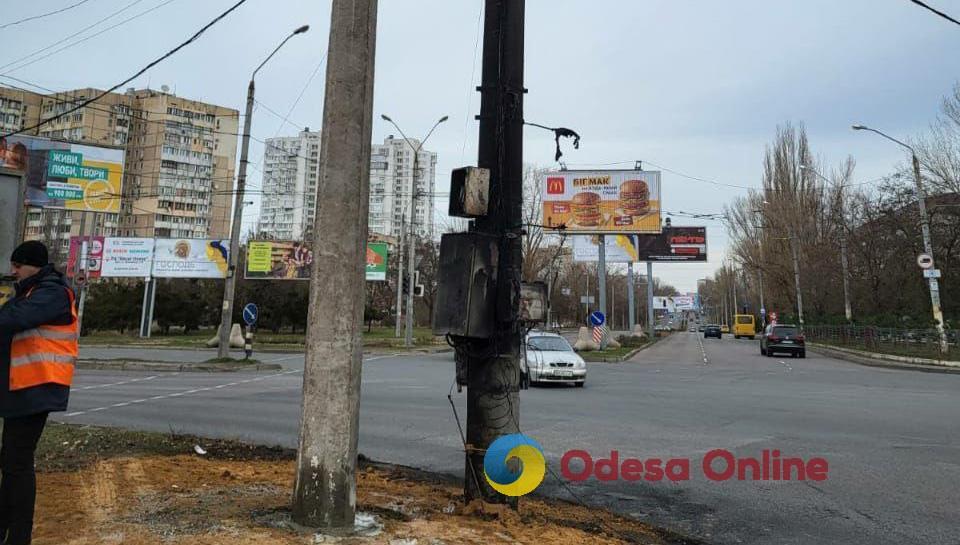 В Одесі відновили світлофор на жвавому перехресті