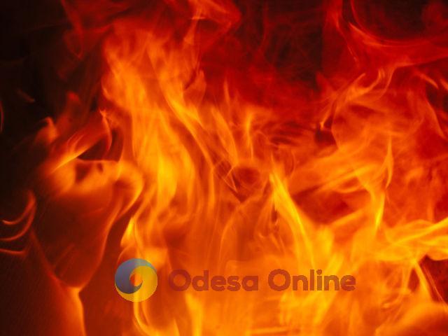 В Одессе серьезно пострадал мужчина в результате пожара в мусоросборнике девятиэтажки