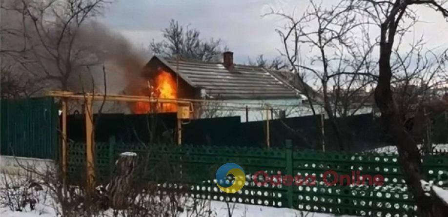 В Бурлачей Балке горел частный жилой дом (обновлено)