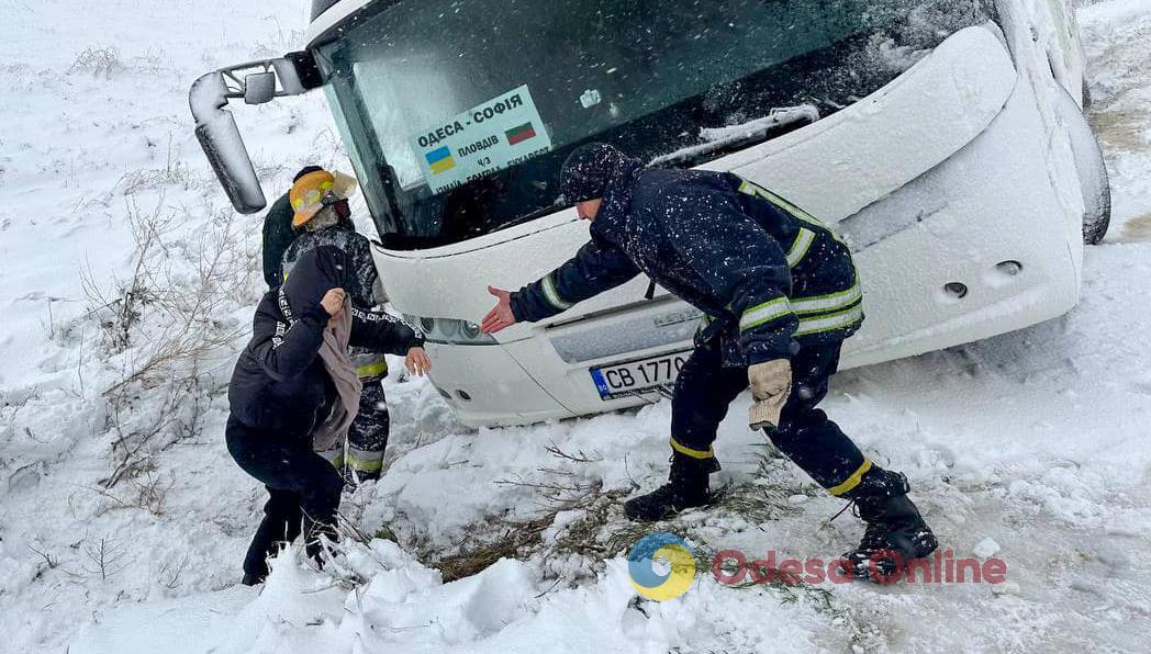 В Одесскую область снова идет метель с мокрым снегом