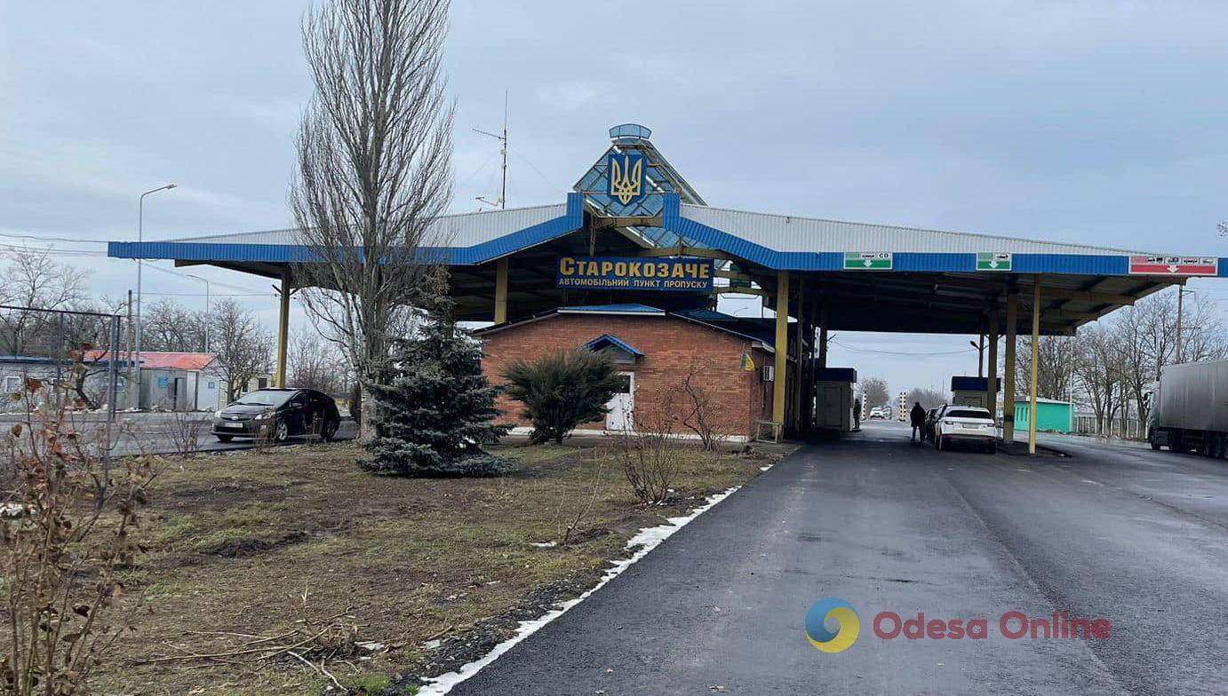 В Одесской области на границе загорелся автомобиль