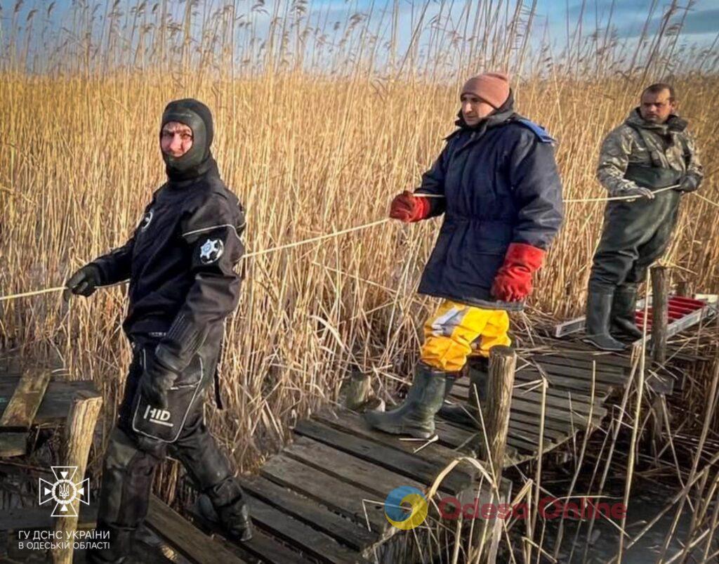 Провалився під лід: на Одещині знайшли тіло зниклого рибалки