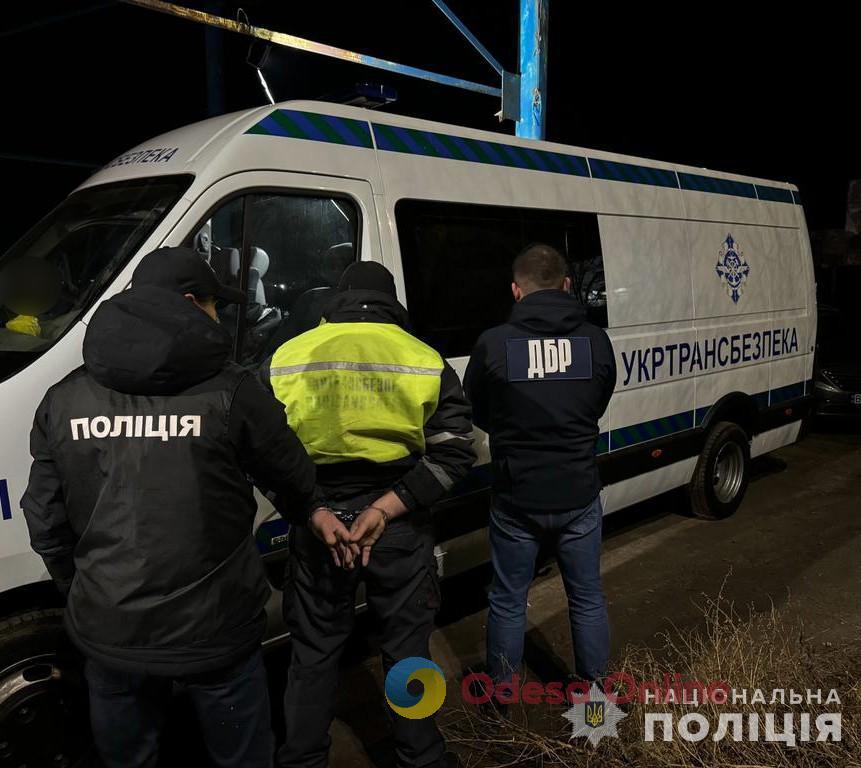 Одесская область: сотрудник Укртрансбезопасности «зарабатывал» миллионы на поборах с зернотрейдеров