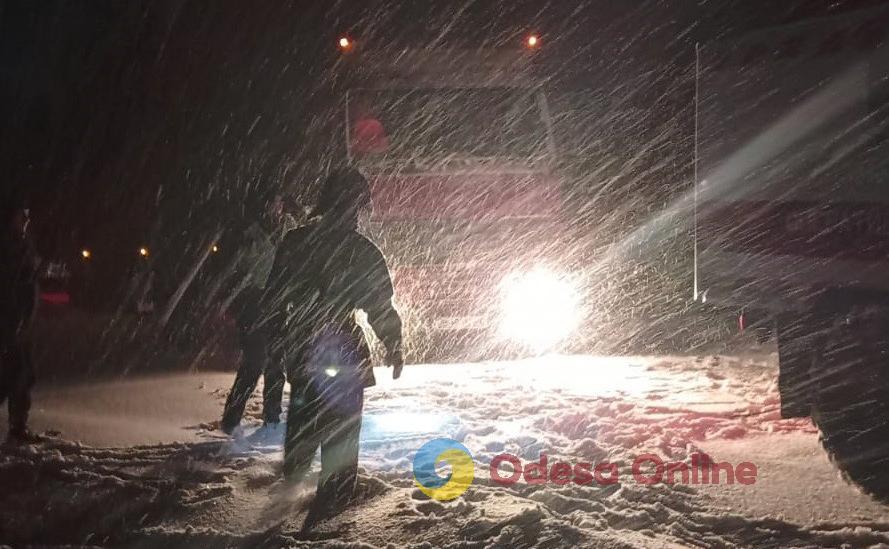 Снег с дождем, гололедица, сильный ветер и похолодание: полиция предупреждает об ухудшении погоды