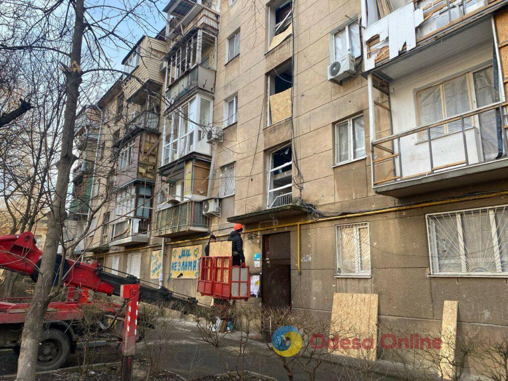 Одесса: в результате атаки в ночь на 25 января повреждено 237 окон в 168 квартирах (фото)