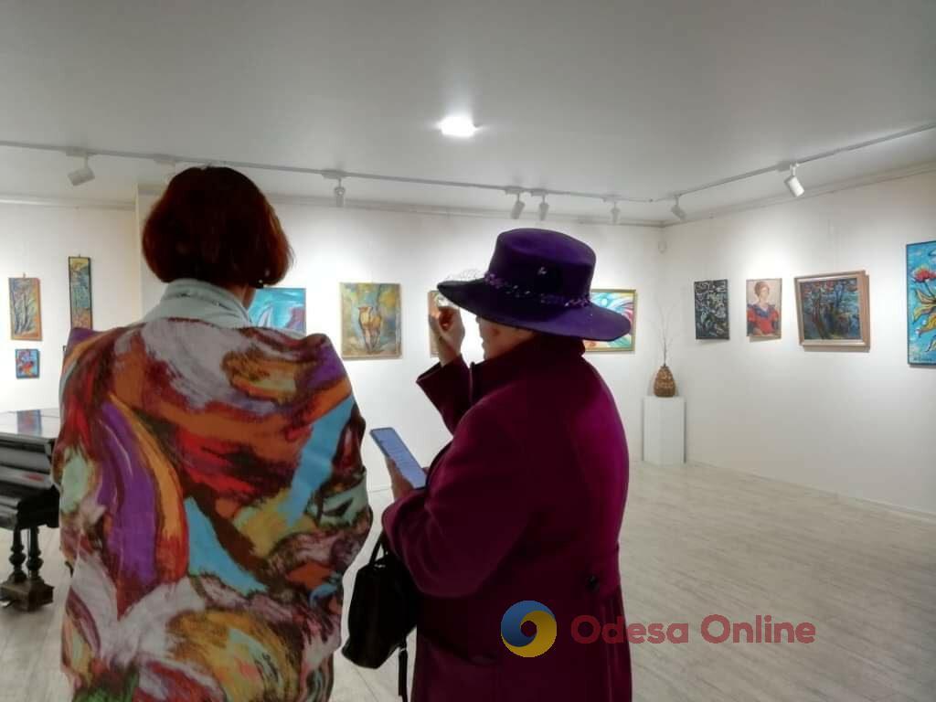 В Одесі в пам’ять про художницю Аллу Крикун відкрили виставку її робіт (фото)