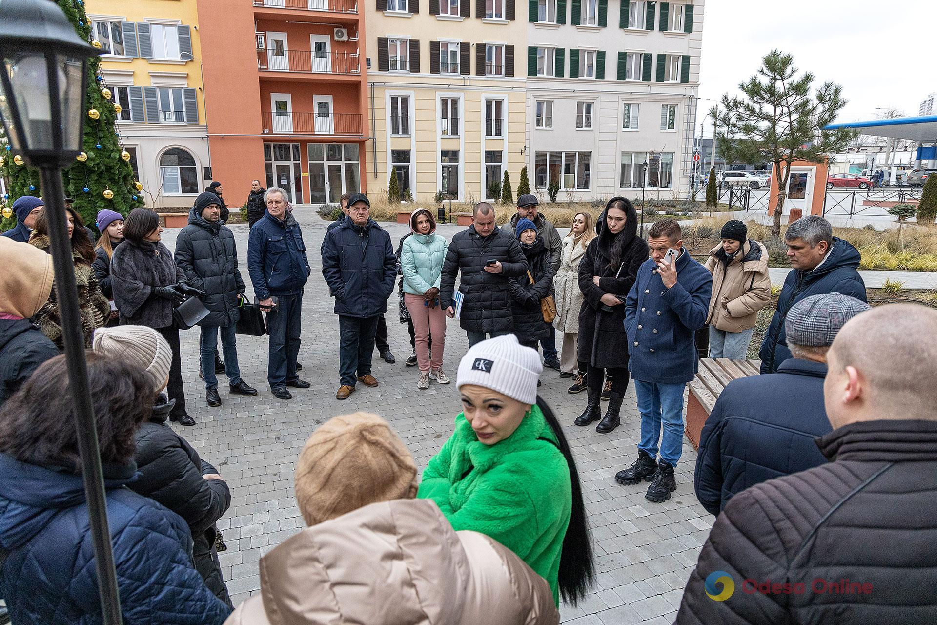 Жители одесской многоэтажки обратились к уполномоченному по правам человека, чтобы избавиться от грабительского тарифа за электроэнергию и готовиться к протестам