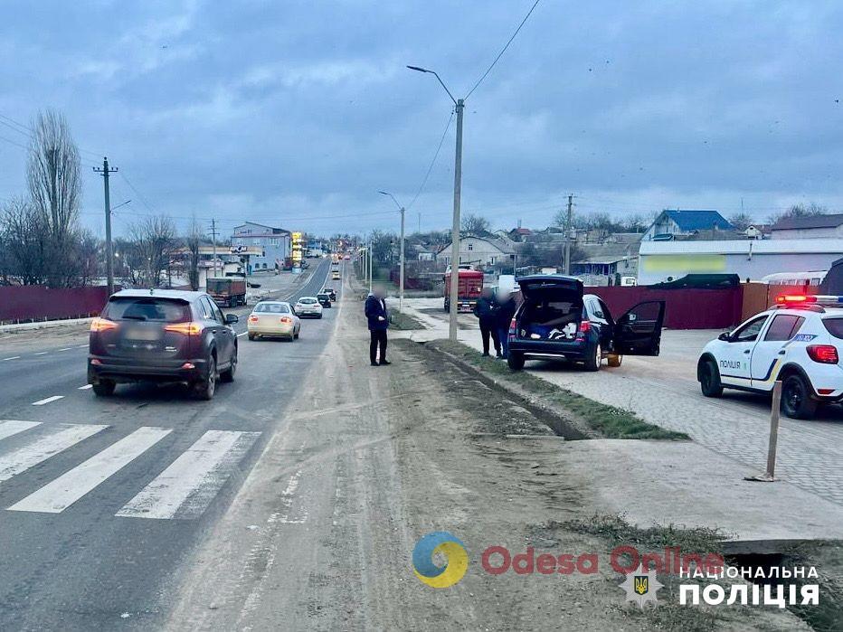 Под Одессой внедорожник BMW сбил женщину на пешеходном переходе
