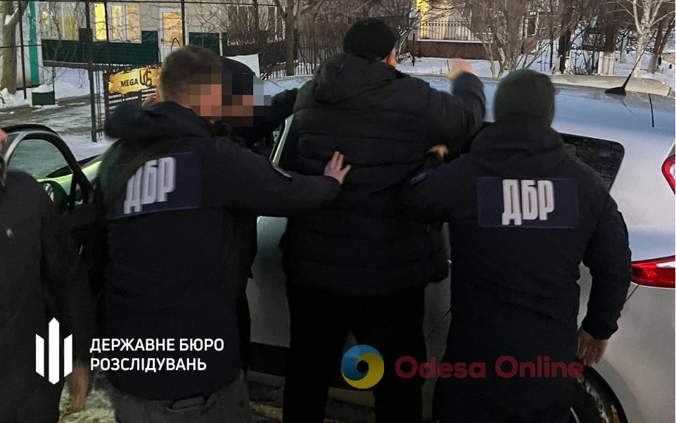 Одесская область: работник Белгород-Днестровского РТЦК и СП торговал «белыми билетами»