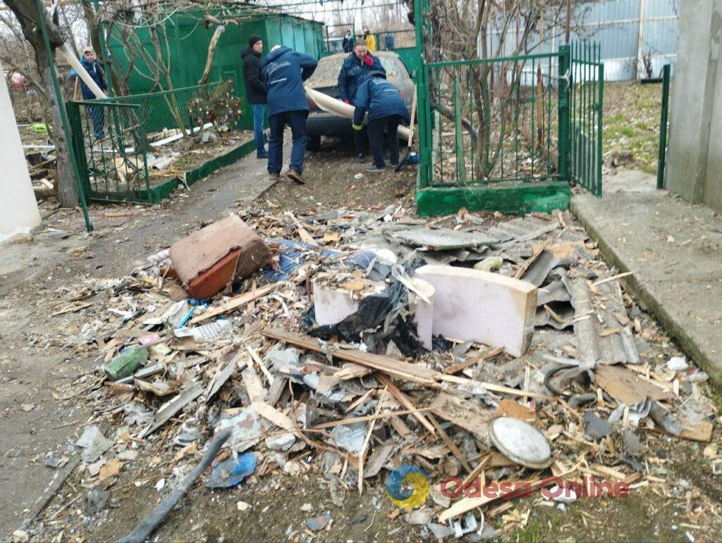 Последствия удара по частному сектору в Одессе (фото, видео)