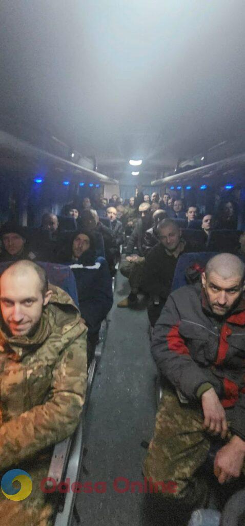 З російського полону звільнено 230 українців та українок (фото, відео)