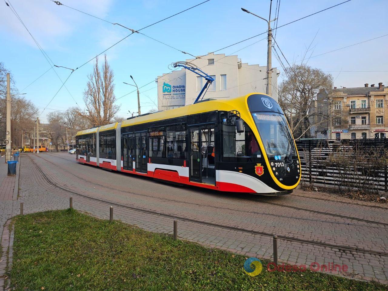 В Одессе трехсекционный трамвай выходит на маршрут №17