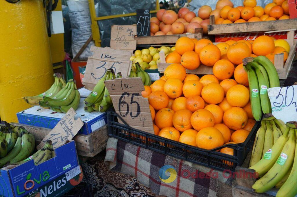 Брынза, сало и манго: субботние цены на одесском Привозе