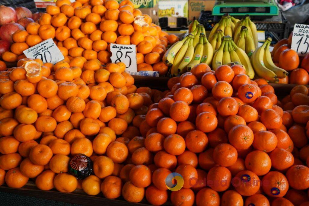 Бринза, сало та манго: суботні ціни на одеському Привозі
