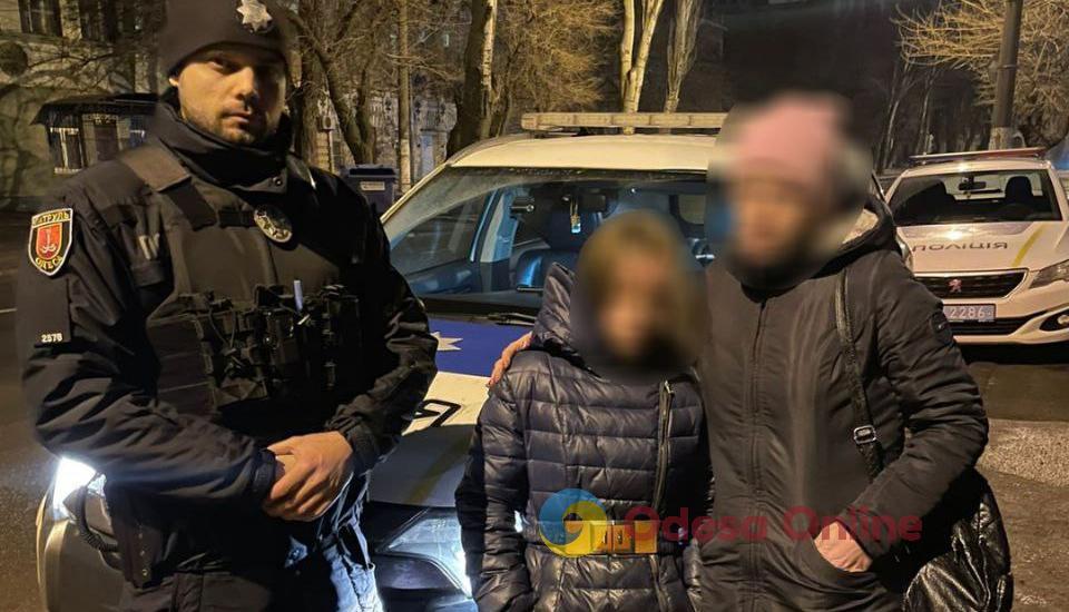 Одесские полицейские вернули матери несовершеннолетнюю дочь