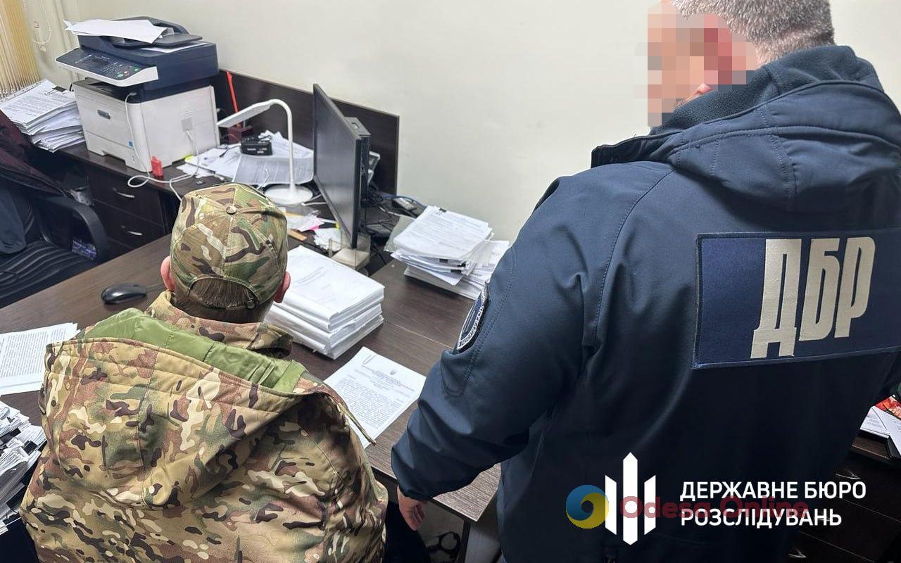 На Миколаївщині оголосили підозру військовому, який незаконно нарахував підлеглим 1 мільйон гривень «бойових»