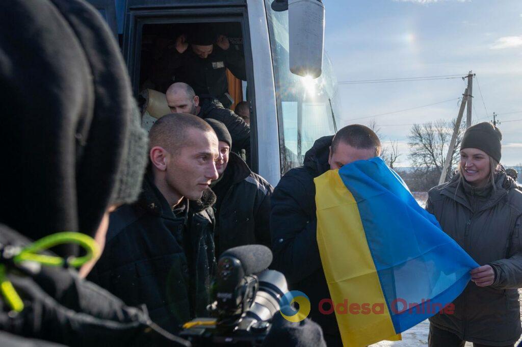 Из российского плена вернулись 207 украинцев