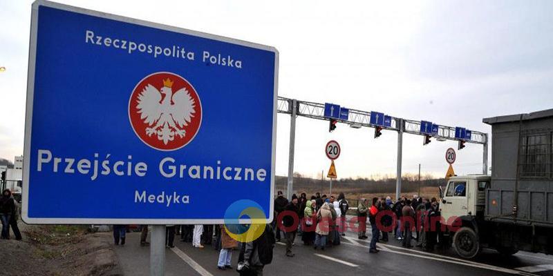 Поляки знову блокують пункту пропуску “Медика-Шегині” – у чергах близько 800 вантажівок