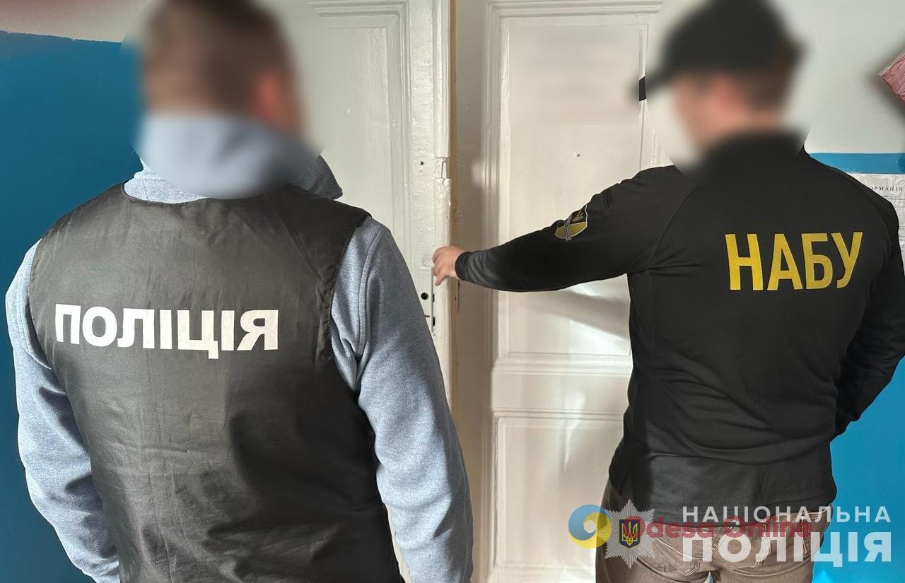 Суддю з Одещини підозрюють у підбурюванні до пропозиції хабаря та шахрайстві